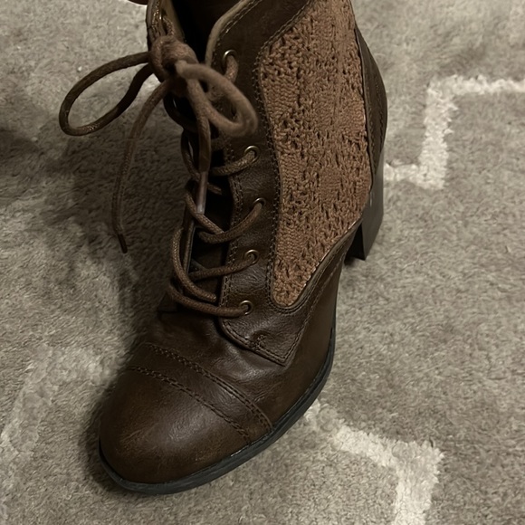 Francesca’s Katherine/Katina brown lace up zip up booties - Picture 10 of 17